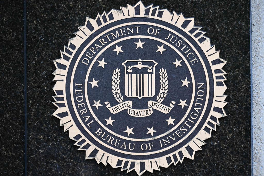 Former FBI Agent Seeking Probation After Admitting to Destroying Evidence