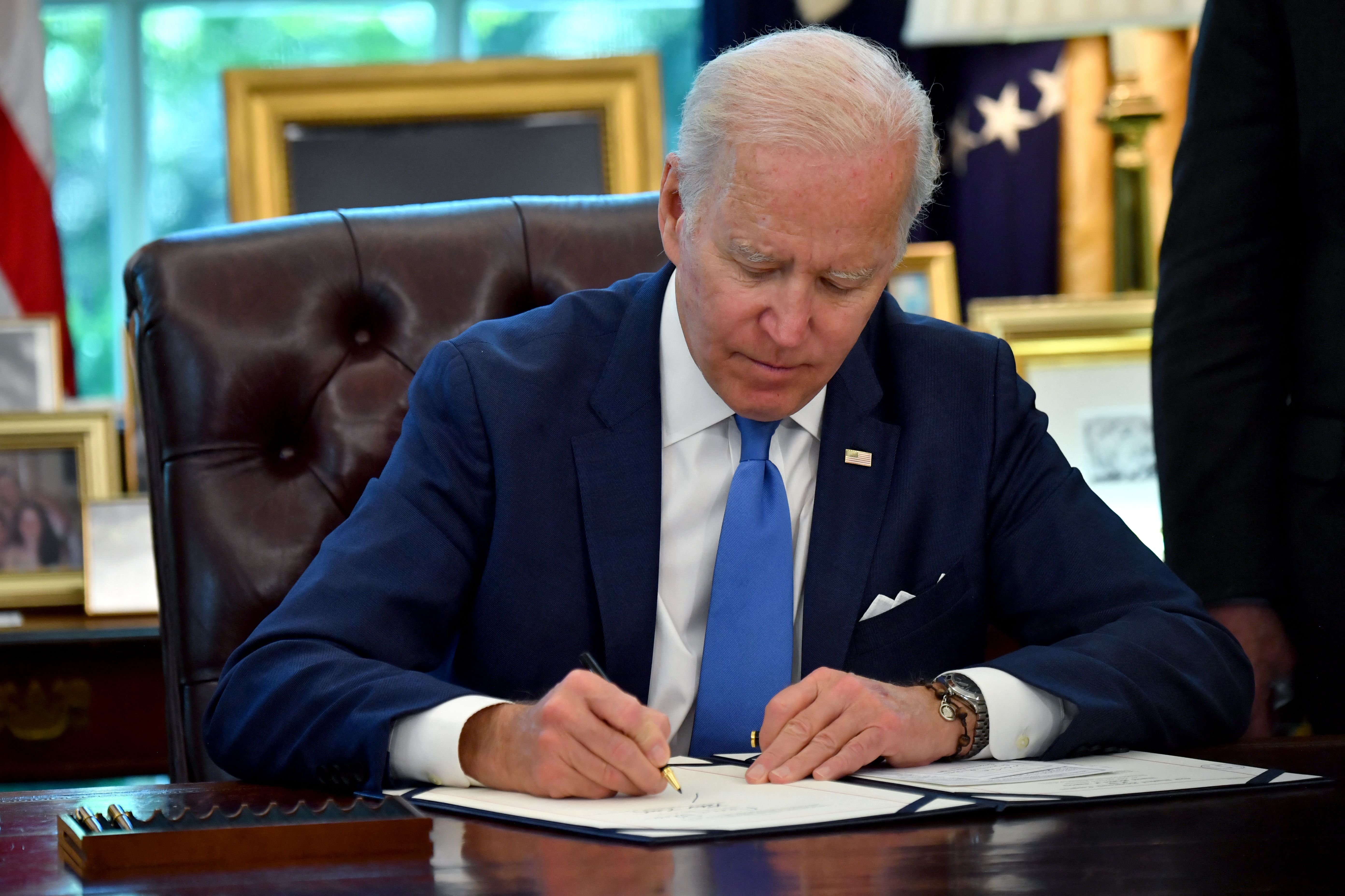 Biden Signs Resolution Overturning DC Crime Bill - Vimarsana News