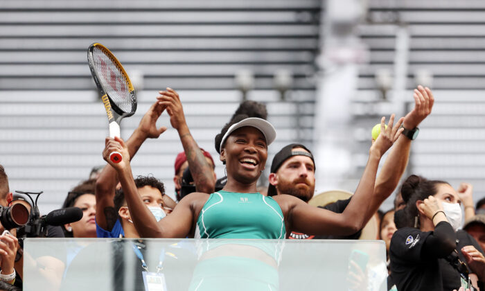 Venus Williams plays alongside members of Dude Perfect as part of Arthur Ashe Kids Day at USTA Billie Jean King National Tennis Center in New York City, August 27, 2022. (Jamie Squire/Getty Images)