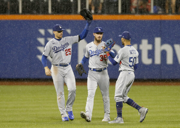 Dodgers quiet Timmy Trumpet for now, beat Mets 4-3