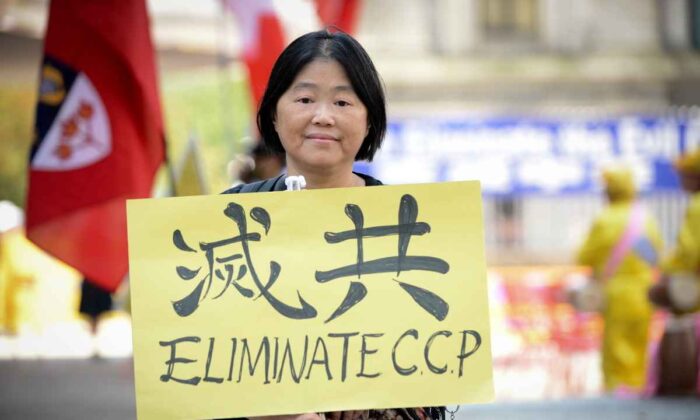 在2019年香港抗议活动中被认为是“香港银发”抗议者的春阿姨现在住在温哥华。  （大禹/）