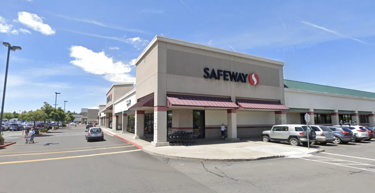 The Forum Shopping Center in Bend, Ore., in July 2019. (Google Maps/Screenshot via The Epoch Times)
