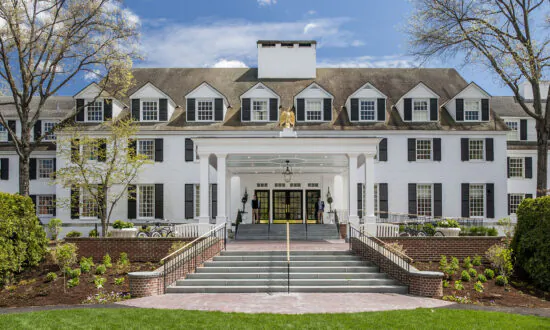 The Traditional Charms, Modern Comforts of Vermont’s Woodstock Inn