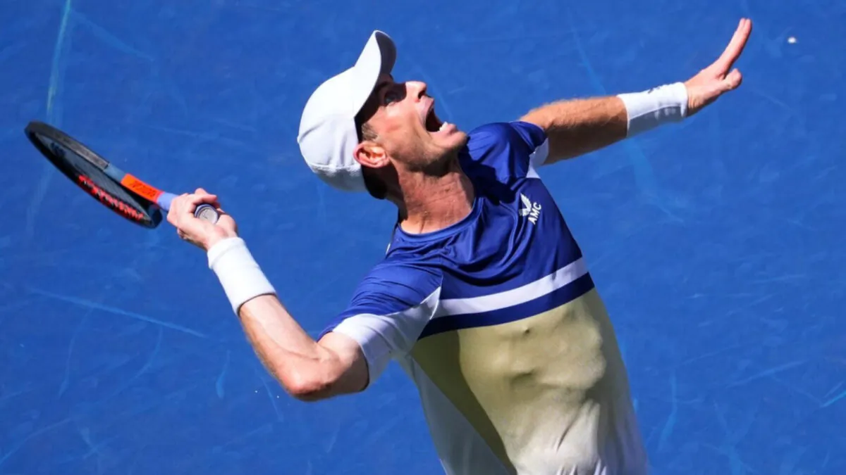 Andy Murray of Great Britain hits to Emelio Nava on day three of the 2022 U.S. Open tennis tournament at USTA Billie Jean King National Tennis Center in New York, on Aug 31, 2022. (Robert Deutsch/USA TODAY Sports via Field Level Media)