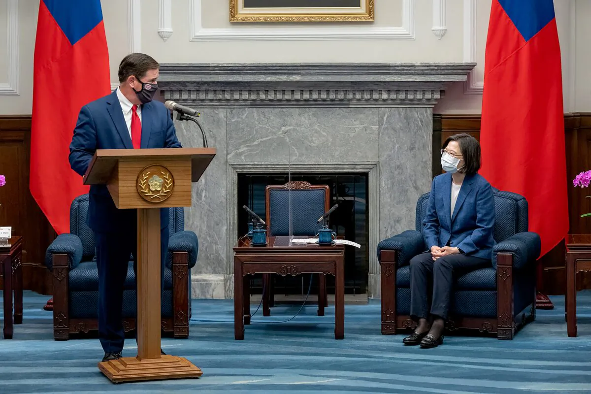 Arizona Gov. Doug Ducey (L) speaks during a meeting with Taiwan's President Tsai Ing-wen in Taipei, Taiwan, on Sept. 1, 2022. (Taiwan Presidential Office via AP)