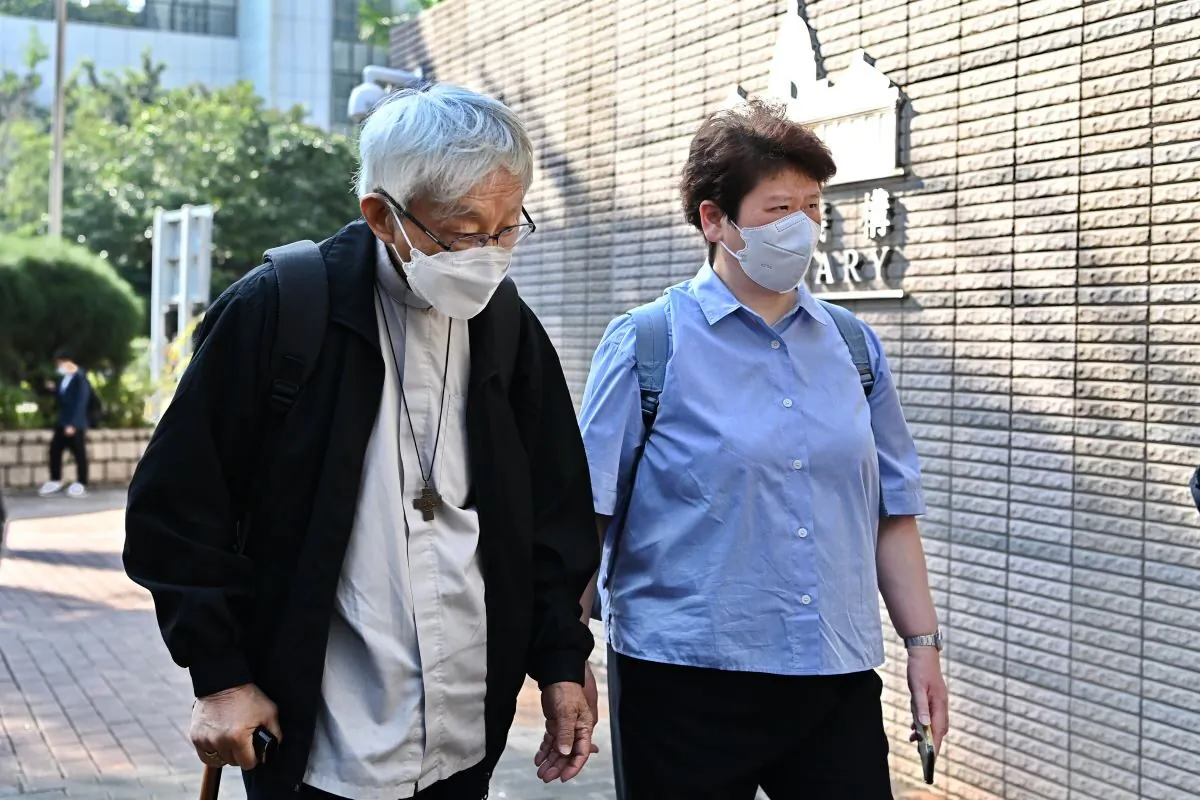 Cardinal Joseph Zen Ze-kiun (L), Bishop Emeritus of the Catholic Diocese of Hong Kong, arrives for his trial in court in Hong Kong , on Sept. 26. 2022.  (Sung Pi-lung/The Epoch Times)
