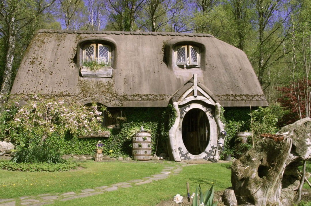 PHOTOS: Man Turns Cow Shed Into 'Hobbit House' That Looks Straight