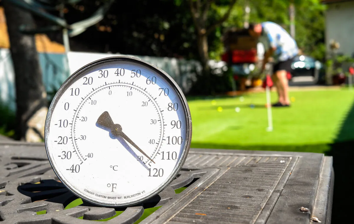 Southern California residents embrace a summer heat wave in Temecula, Calif., on Sep. 3, 2022. (John Fredricks/The Epoch Times)