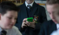 New South Wales Labor Pledges to Ban Phones in Public High Schools