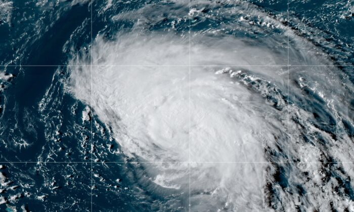 A satellite image shows Hurricane Earl in the North Atlantic Ocean at 4:50 p.m. ET on Sept. 7, 2022. (NOAA)