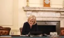 Liz Truss Talks to Zelenskyy on Phone, Accepts Invite to Visit Ukraine