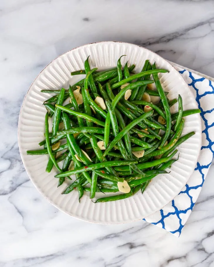 This quick and simple way to cook green beans will become an instant favorite. (Meleyna Nomura/TNS)