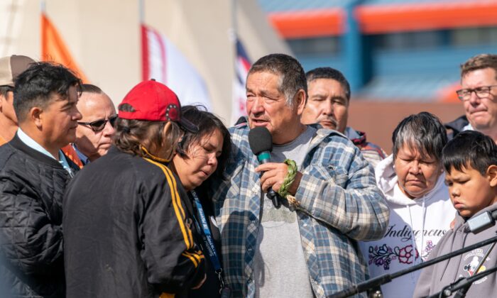 Darryl Burns, brother of victim Gloria Burns, speaks during a Federation of Sovereign Indigenous Nations event where leaders provide statements about the mass stabbing incident, at James Smith Cree Nation, Sask., on Sept. 8, 2022. (The Canadian Press/Heywood Yu)