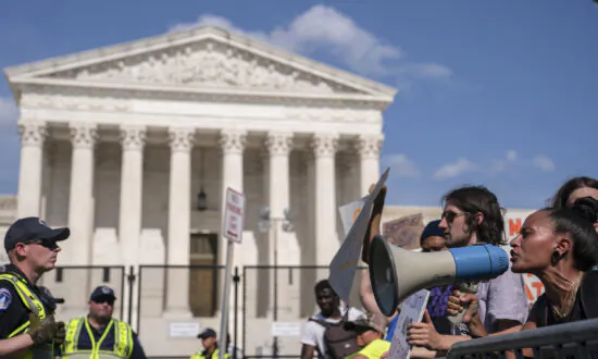 University of Oregon Accused By Advocacy Groups of Undermining Free Speech