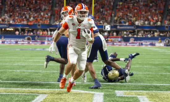 Number 4 Clemson Overcomes Sluggish Start, Beats Ga Tech 41–10