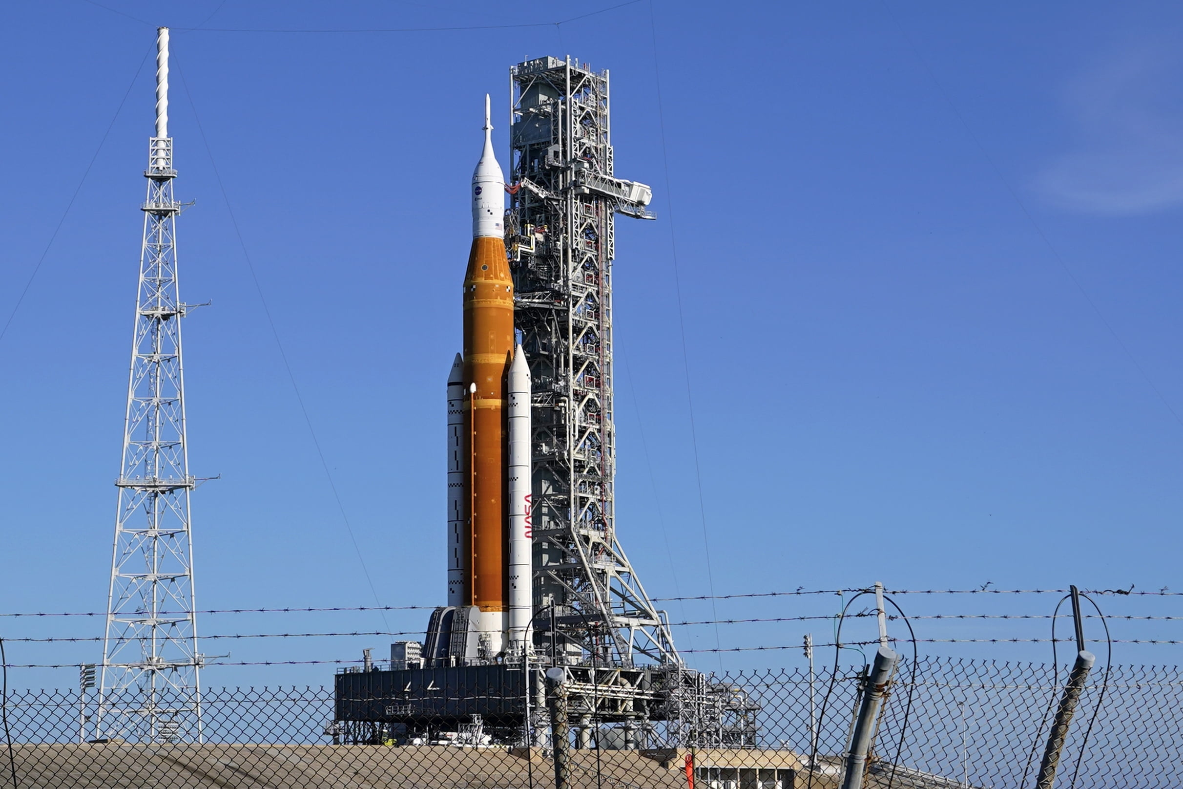 NASA Fixing Moon Rocket Leaks, Hoping for September Launch Try - Vimarsana News