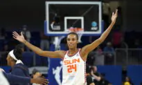 Sun Rally in 4th, Beat Sky 72–63 to Advance to WNBA Finals