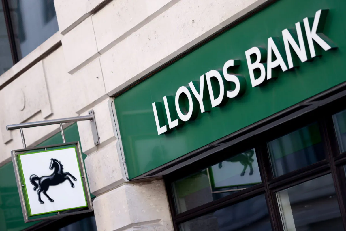 Signage at a branch of Lloyds bank in London on Oct. 31, 2021. (Tom Nicholson/Reuters)