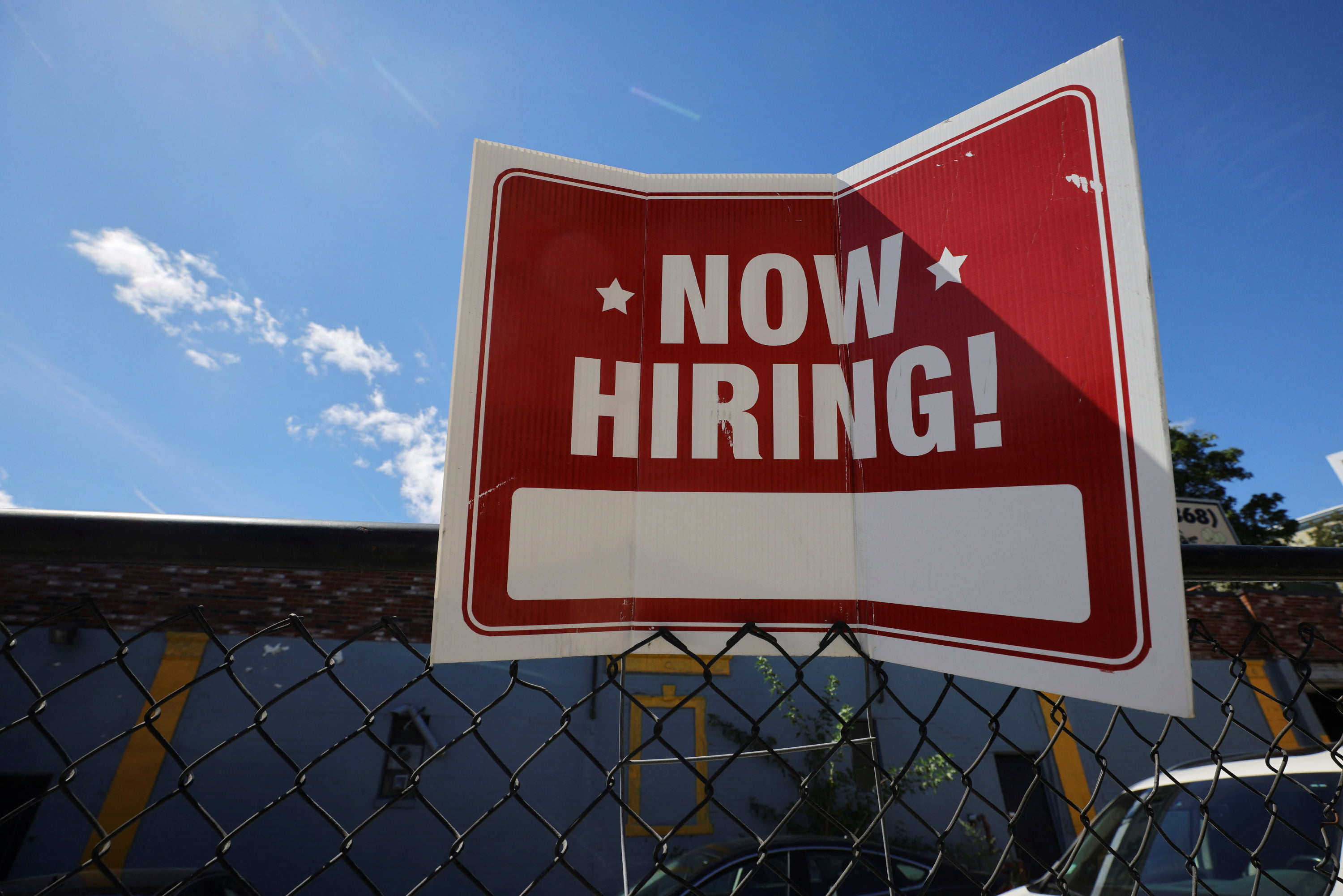 Cracks Emerge in US Labor Market as Job Cuts Surge 46 Percent, Unemployment Claims Jump - Vimarsana News