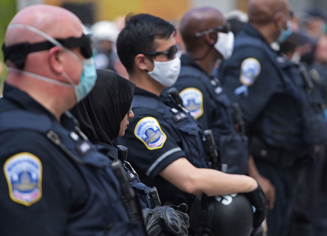 Federal Judge Blocks Arizona Law That Restricts Filming of Police - Vimarsana News