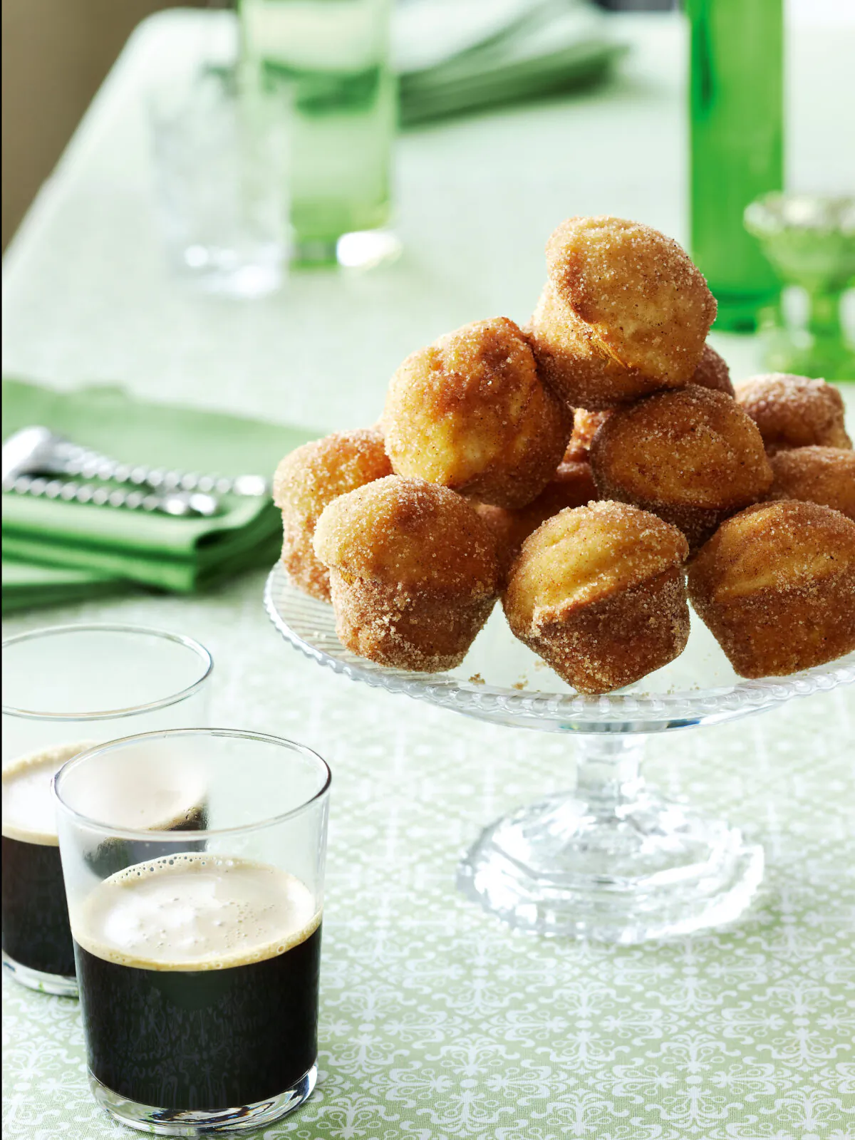 These muffins taste like cinnamon doughnuts without the deep-frying fat or mess. (Yvonne Duivenvoorden/TNS)