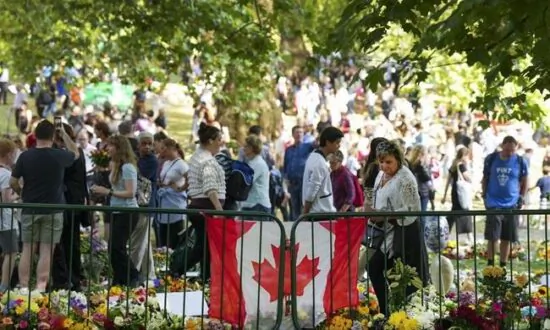 BC to Close Schools, Give Public Workers Day Off to Mourn Queen on Sept. 19