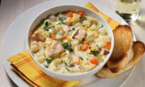 Creamy Salmon and Scallop Chowder