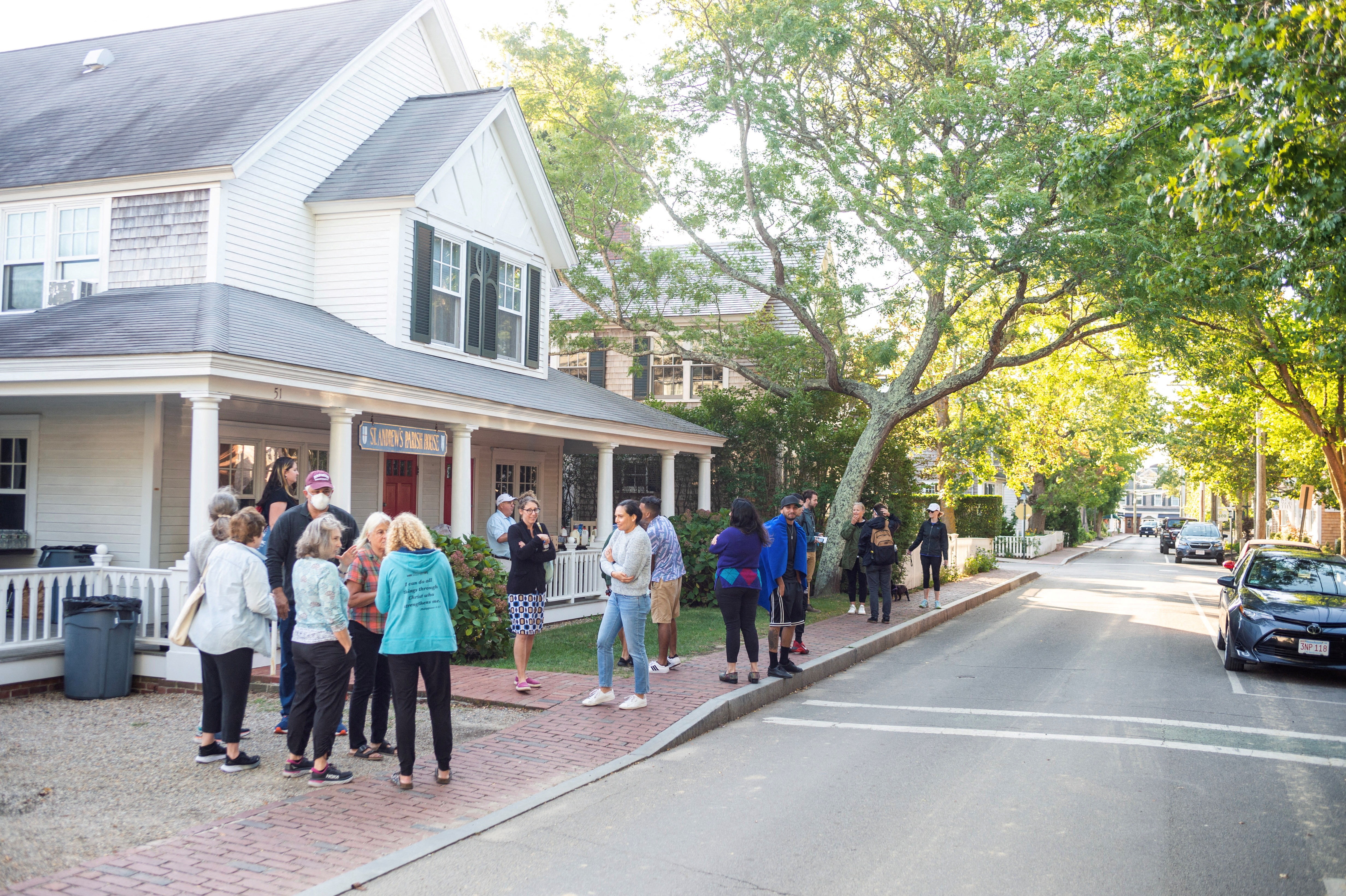 Texas Woman Added in Lawsuit Against DeSantis for Flying Immigrants to Martha's Vineyard - Vimarsana News