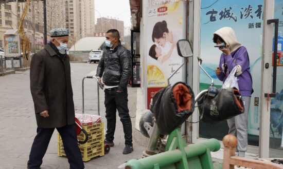 People Locked Down in Xinjiang Unable to Visit Hometowns for China’s National Day Holiday