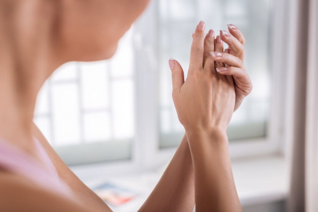 Supplementation of flaxseed oil was found to diminish skin sensitivity and improve skin barrier function and condition. (YAKOBCHUK VIACHESLAV/Shutterstock)