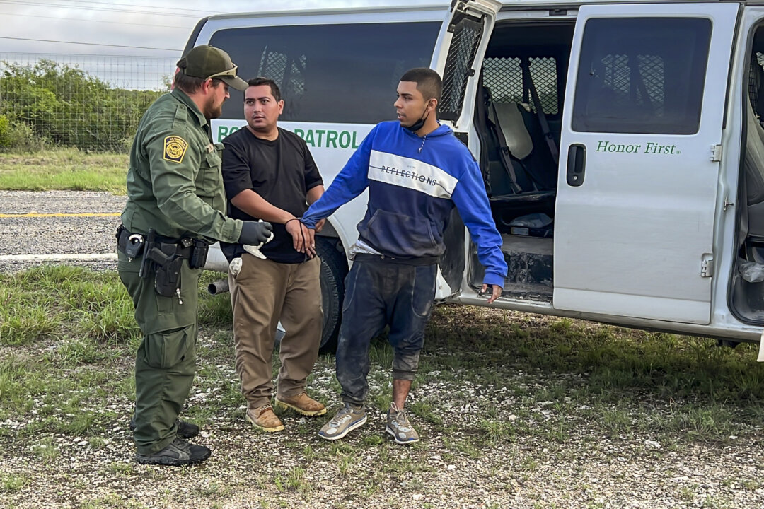 US–Mexico Border Arrests Top 2 Million in a Year for First Time in ...