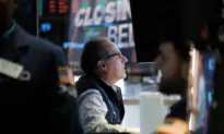 US Stocks Rise Ahead of Expected Interest Rate Hike by Fed
