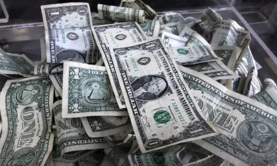 US Households Burn Through Pandemic Savings; High Inflation Saps Spending Power