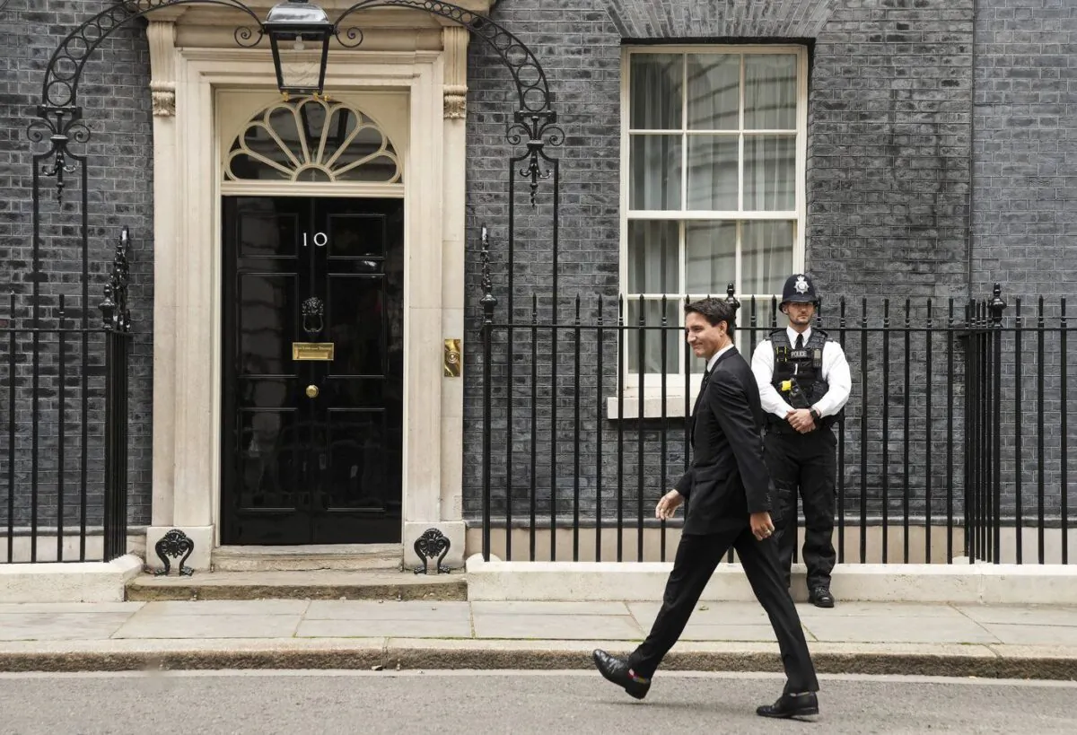 Canadian Prime Minister Justin Trudeau visits 10 Downing Street to meet with British Prime Minister Liz Truss in London on Sept. 18, 2022, ahead of the funeral service for the late Queen Elizabeth II. (The Canadian Press/Nathan Denette)