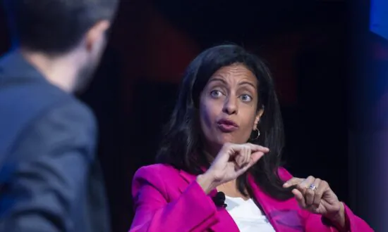 Quebec Election: Liberal Leader Defends Party Organization as Candidate Drops Out