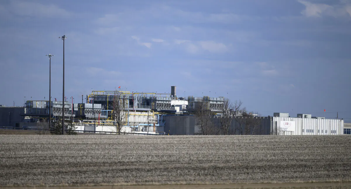 The JBS USA Pork Plant in Worthington, Minn., on April 18, 2020. (Aaron Lavinsky/Star Tribune via AP)