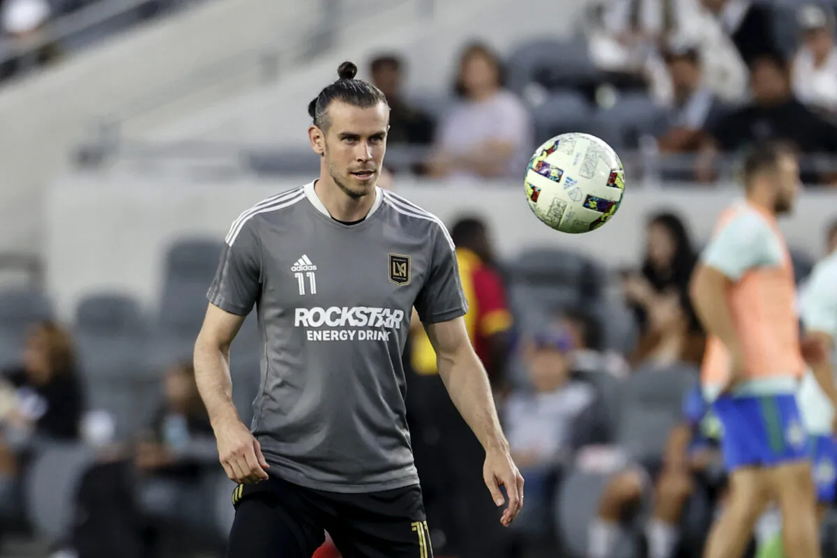 Los Angeles FC forward Gareth Bale warms up prior to the team's MLS soccer match against the Seattle Sounders in Los Angeles, on Jul. 29, 2022. (Ringo H.W. Chiu, File/AP Photo)