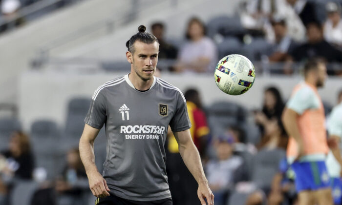 Los Angeles FC forward Gareth Bale warms up prior to the team's MLS soccer match against the Seattle Sounders in Los Angeles,  on Jul. 29, 2022. (Ringo H.W. Chiu, File/AP Photo)