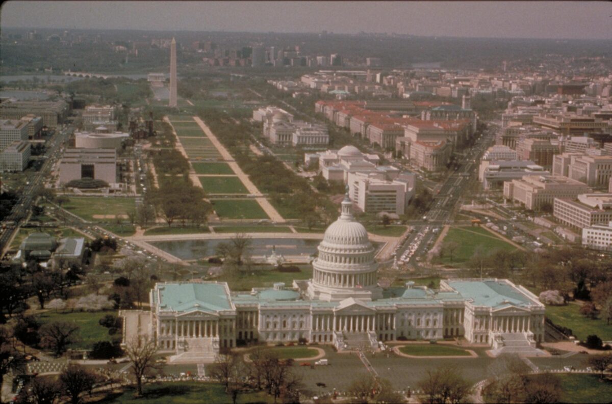 NextImg:Democrat Senator Gives Support for GOP Effort to Rescind 'Soft-on-Crime' DC Law