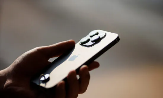 US Lawmakers Raise Concerns Over Apple’s Plan to Use Chinese Memory Chips