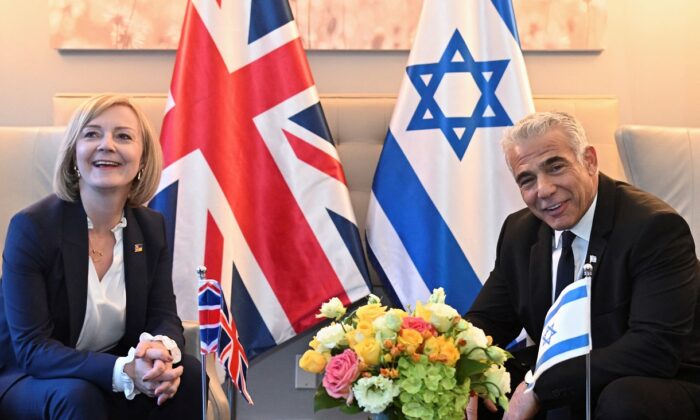 Prime Minister Liz Truss meets with Israeli Prime Minister Yair Lapid at the UN building in New York on Sep. 21, 2022. (PA)