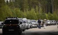 Russians Flee Putin’s Military Draft, Race to Borders to Escape Fighting Ukraine