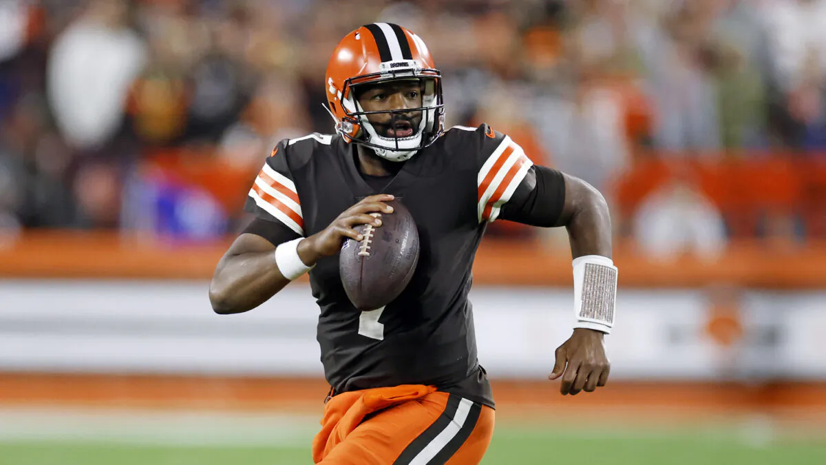 Cleveland Browns quarterback Jacoby Brissett scrambles for a short gain during the second half of an NFL football game against the Pittsburgh Steelers in Cleveland on Sept. 22, 2022. (Ron Schwane/AP Photo)