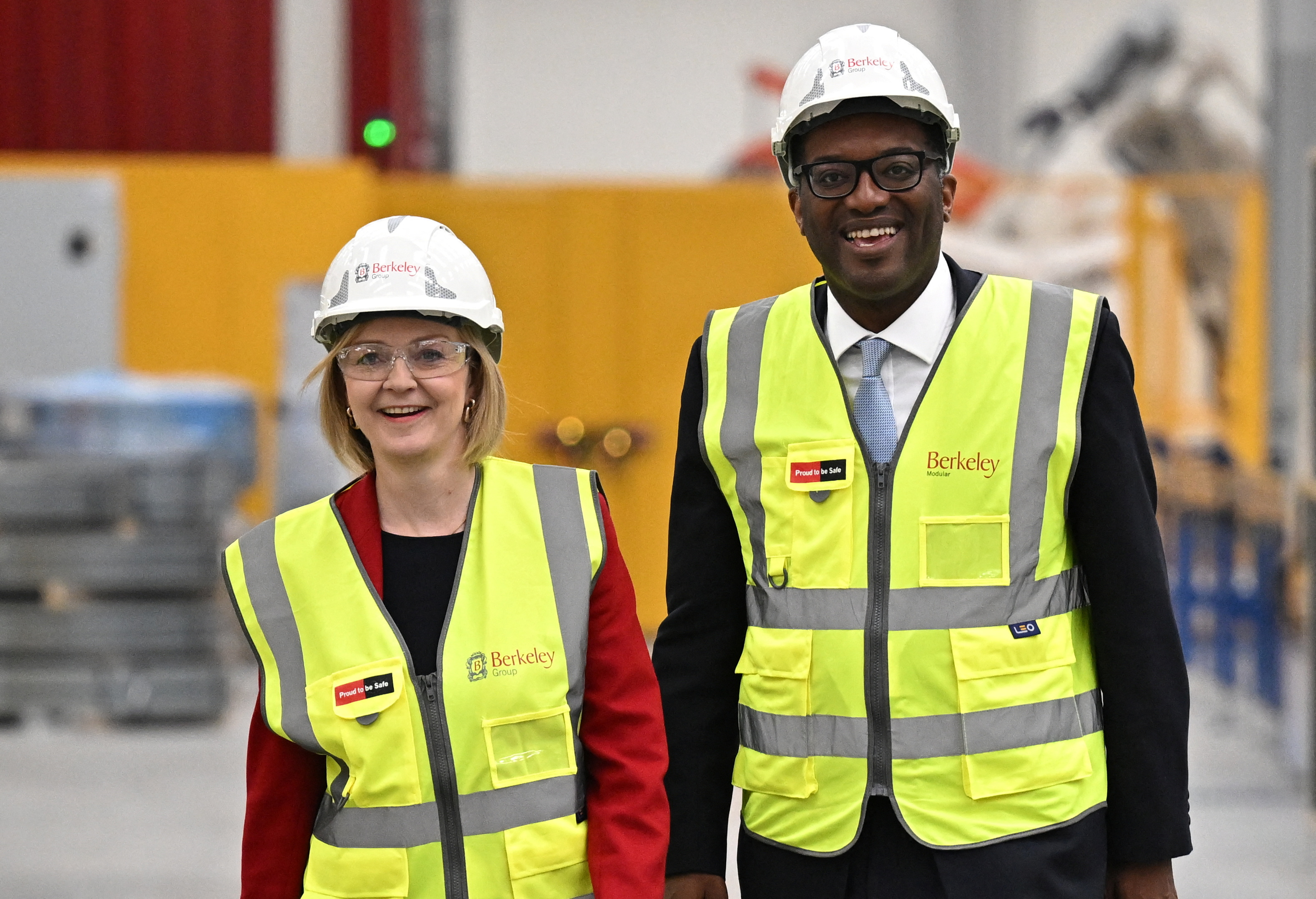 Truss, Kwarteng Defend Mini Budget, Promise 'Credible' Fiscal Plan - Vimarsana News