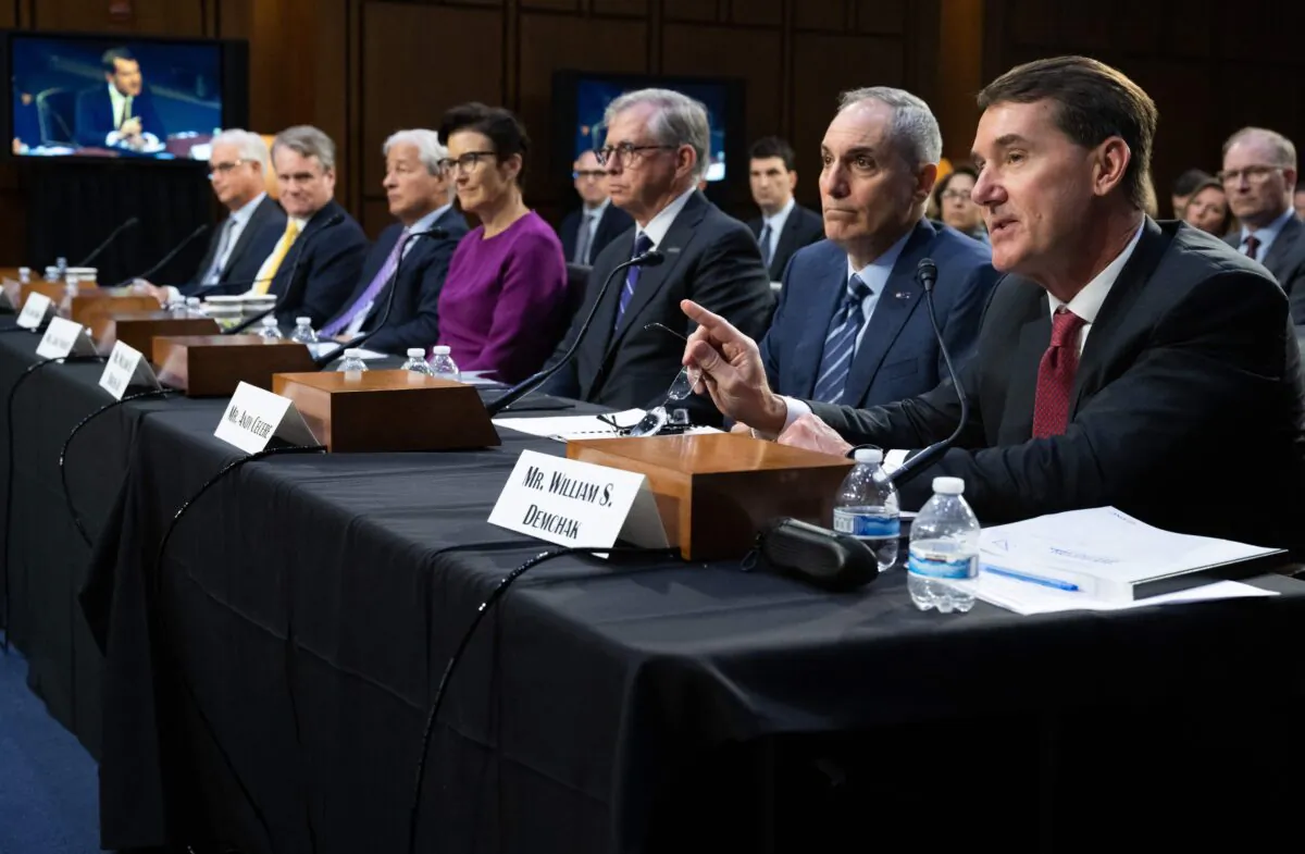 Major U.S. bank CEOs testify during a Senate Banking, Housing, and Urban Affairs Committee Hearing on the Annual Oversight of the Nations Largest Banks on Capitol Hill in Washington, on Sept. 22, 2022. (Saul Loeb/AFP via Getty Images)