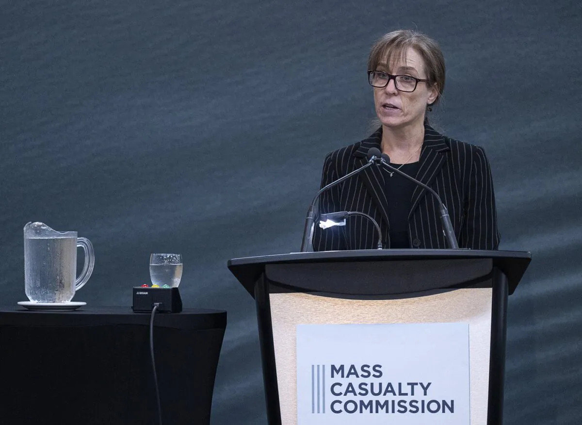 Lori Ward, representing Department of Justice Canada, addresses the Mass Casualty Commission inquiry into the mass murders in rural Nova Scotia on April 18/19, 2020, in Truro, N.S., on Sept. 23, 2022. (The Canadian Press/Andrew Vaughan)