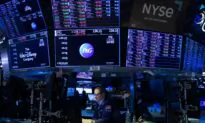 Wall Street Slumps as Investors Fret on Rate Hikes and Recession