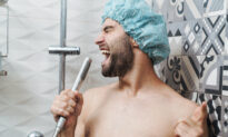 The Right Way to Shower, According to Experts