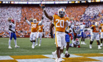 Hooker Sparks No. 11 Tennessee Over No. 20 Florida, 38–33
