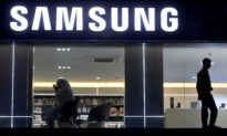 Samsung to Lure 175 Million Existing India Customers With Cashback Card